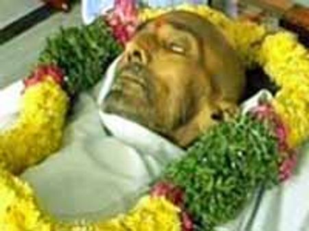 సినీనటుడు నర్రా వెంకటేశ్వరరావు మృతి