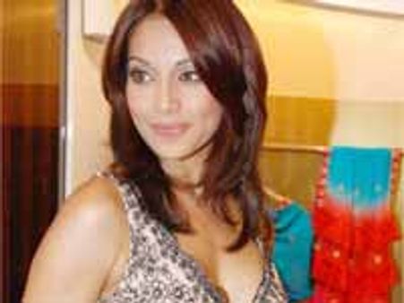 ఆ పావు గంటకి బిపాసా కాస్ట్ రెండు కోట్లు