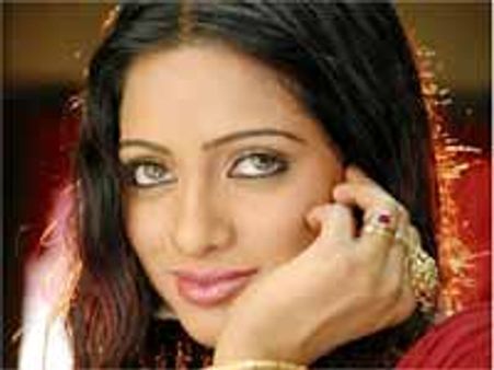 టీవి యాంకర్ ఉదయభాను రాత్రి రేటెంతంటే...