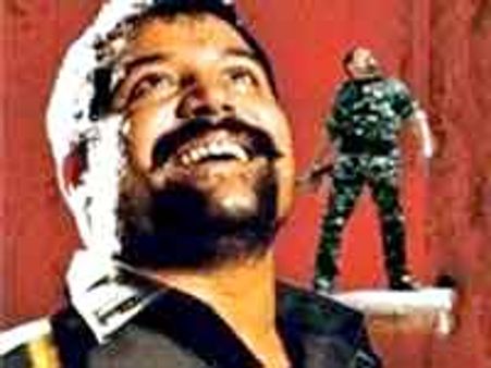 సీఎం బెదిరిస్తున్నారు: తెలంగాణ దర్శకులు