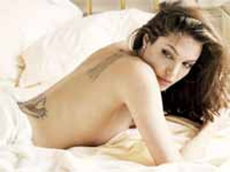 ఎప్పుడూ అబ్బాయిలతో అయితే బోరు.. అందులో లెస్బియన్ సెక్స్ అంటున్న తార..!!