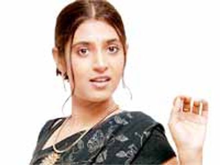 నిన్నటి హీరోయిన్ నేటి ఆంటీ!