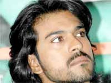 బాలీవుడ్ చిత్రంలో సత్తా చూపనున్న రామ్ చరణ్ తేజ్