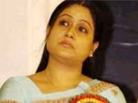 విజయశాంతికి మళ్లీ ఏం కుట్టి ఇలా గబ్బు పట్టిస్తోందో..!