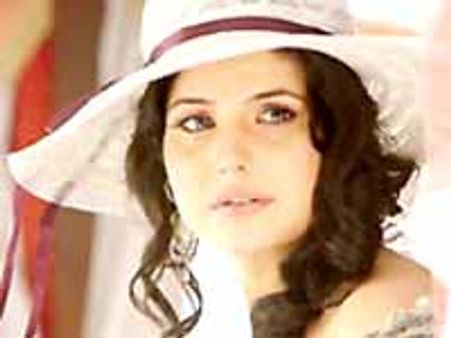 స్టార్ హీరోయిన్ కత్రినా కైఫ్ డూప్ తో సల్మాన్ ఖాన్