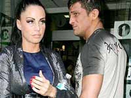 ఆమె కోసం అతను.. ఇంకొకరి కోసం ఆమె..!!