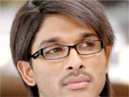 గ్రాఫిక్స్‌తో సిద్ధమవుతున్న వరుడు