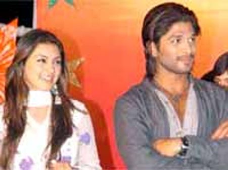 హన్సికని వదలనంటున్న దేశముదురు అల్లు అర్జున్