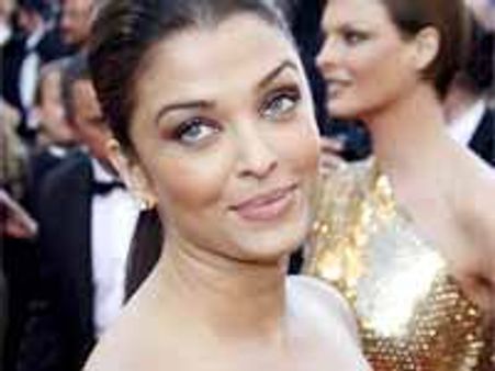 ఆ చిత్రంలో న్యూడ్ గా చేయటానికి ఐశ్వర్యా రాయ్..?