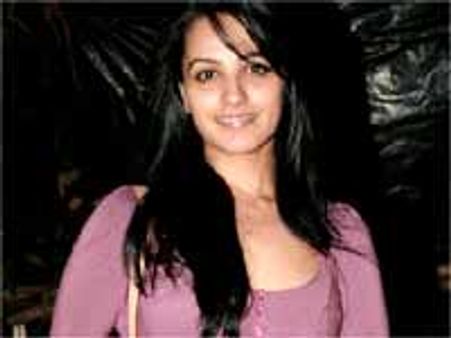 'నువ్వు-నేను' అనిత కూడా ఆ రూట్ లోనే...