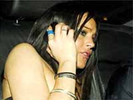 తనని తాను హింసించుకుంటున్న స్టార్ నటీమణి..!!