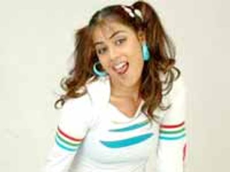 ఇలియానా తర్వాత కోటి శిఖరాన్ని అందుకున్న జెనీలియా!