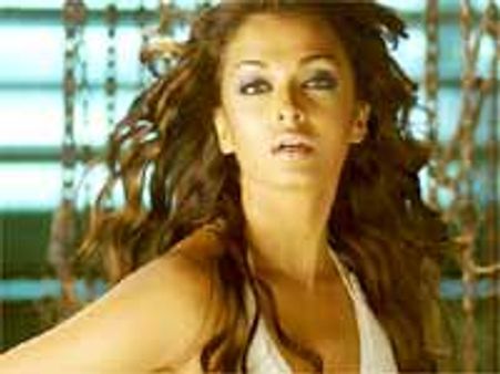 ఐశ్వర్య రాయ్ సర్ ప్రైసింగ్ ఐటమ్ సాంగ్!