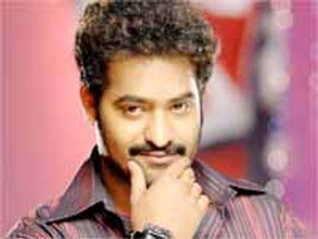 పెళ్లి విషయంలోనూ తాతబాటలోనే నడుస్తున్న జూ.ఎన్టీఆర్..!?