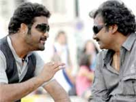 వివి వినాయక్ కు ఠాగూర్ లో జరిగినట్టే అదుర్స్ లో కూడా...!!