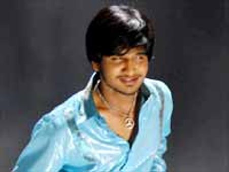 బూతులు మాట్లాడుతూ దూల తీర్చుకొంటున్న నిఖిల్