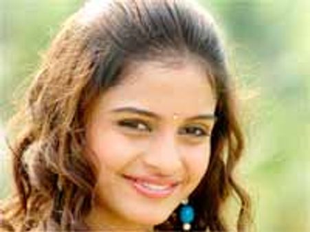 మనోజ్ గాడి విజయ గాథలో పిట్ట కొంచెం కూత ఘనం: షీనా