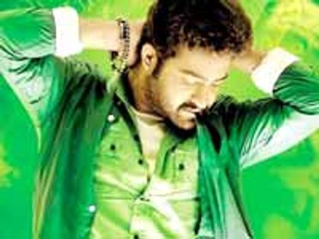 జూ ఎన్టీఆర్ పెళ్లి వాయిదా వేశాడా!??