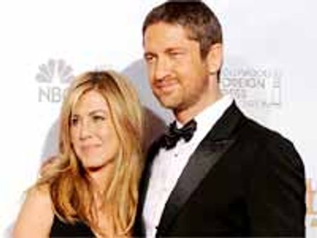 సహనటుడి ప్రేమలో మునిగితేలుతున్న భామ..!!