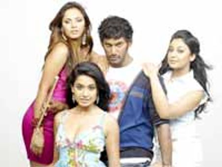 విశాల్ 'కిలాడి' కథ హీరో సిద్దార్ధ రాసిందా?