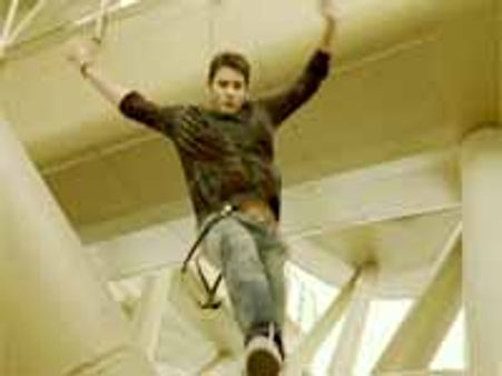 సినిమాలు వదిలేసి గోడలు దూకుతున్న ప్రిన్స్ మహేష్!