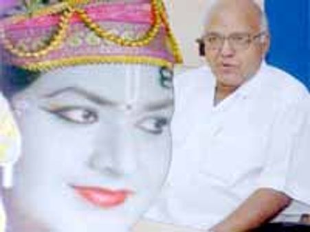 రామోజీరావుకి 'నాన్ స్టాప్'గా తలనొప్పులు తెచ్చిపెడుతోన్న ది గ్రేట్ క్రియేటర్ సుమన్..!!