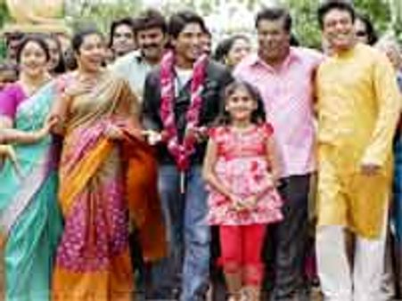 అల్లు అర్జున్ ‘వరడు’ చిత్ర లోగుట్టు విశేషాలు!