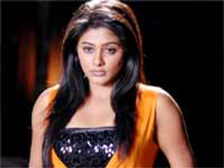 గతం ఓ చేదు అనుభవం...ప్రియమణి