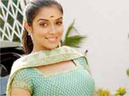 తిరుగు ప్రయాణం పెట్టుకున్న అసిన్ ..