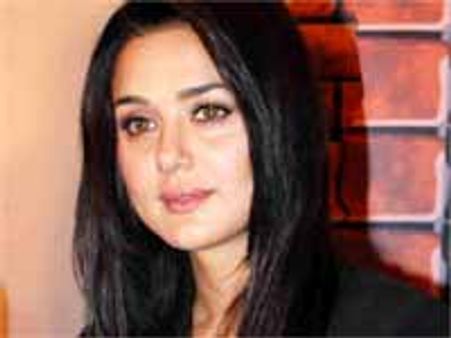 నాతో ఏ మగాడు రానంటున్నాడు: ప్రీతీ జింతా