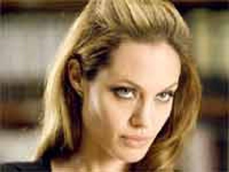 ఆమె ఒప్పుకోలేదని ఆగిపోయిన అద్భుత యాక్షన్ మసాలా మూవీ..!!