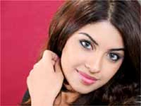 నాకు 'కలర్‌ ఫుల్‌' హోలీ...'లీడర్‌' హీరోయిన్