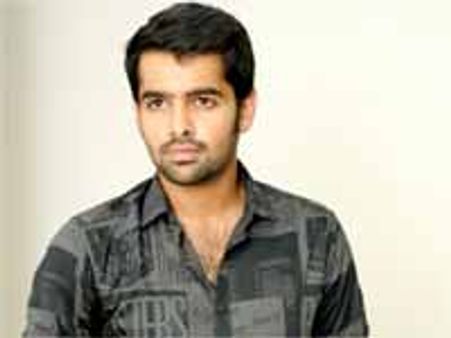 60 ఏళ్ల వృద్ధుడుగా మారిన హీరో రామ్ ..