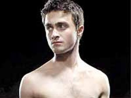 నేను 'గే' కాదని ప్రచారం చేసుకుంటున్న క్రేజీ స్టార్