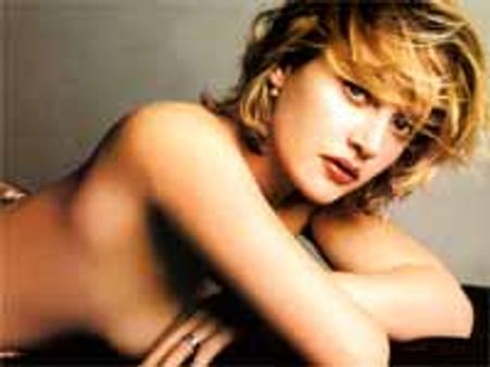 ఒకప్పుడు అన్నీ విప్పుకొని తిరిగి ఇప్పుడు సిగ్గుపుడుతోంది