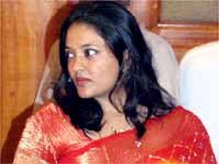 నిత్య రాసలీలల రంజిత తెలుగు యువతా?