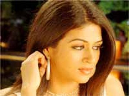 దిల్‌ రాజు 'మరో చరిత్ర' లో శ్రద్ధా దాస్ క్యారెక్టర్ ఏంటంటే!?