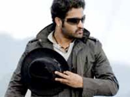 ఎన్టీఆర్ 'అదుర్స్' జర్కిన్, టోపి వేలం... వివరాలు