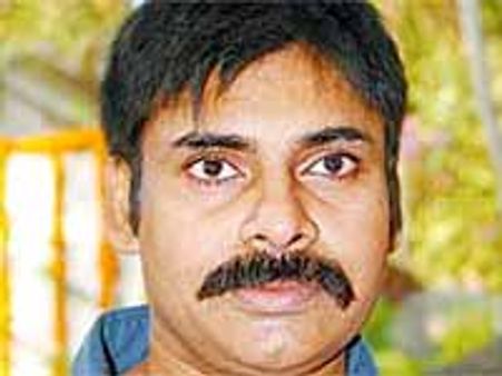 పవన్ కళ్యాణ్ తాజా చిత్రం ఆ బాలీవుడ్ రీమేకా!?