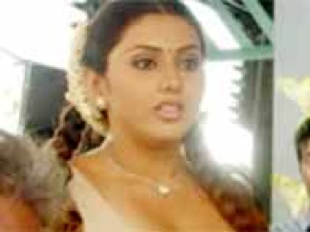 నమిత నన్ను ముంచేసింది: దర్శకుడు