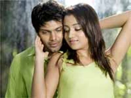 త్రిష క్రేజ్ చూపి తమిళ ప్లాఫ్ ని తెలుగులోకి