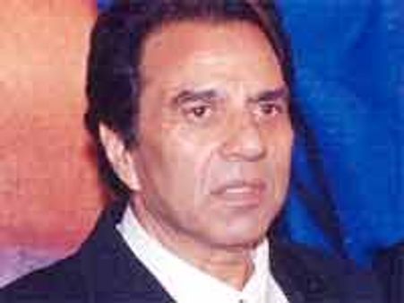 హాస్పటల్ లో చేరిన ప్రముఖ నటుడు ధర్మేంద్ర