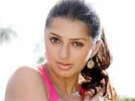 పాపం కోటిన్నర నష్టపోయిన భూమిక!?