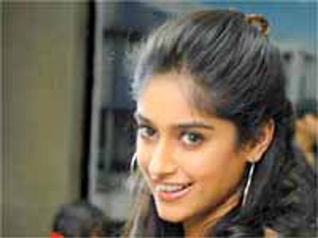 ఈ అమ్మాకూతుళ్ల వ్యాపారం చివరికి ఏదారి తీస్తుందో!?