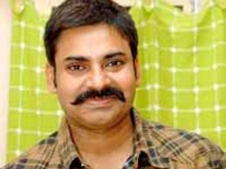 పవన్ సినిమా: భద్రాచలంలో లొకేషన్ల వేట