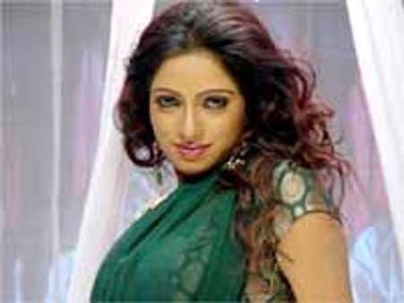 అసలే ఉదయబాను, ఆపై చేతిలో ఆయిల్ 'మేసేజ్'