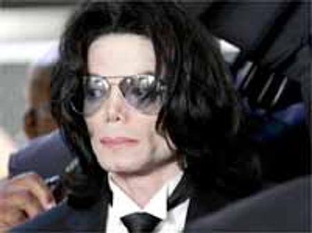 సెలబ్రిటీలకు బ్రతికున్నంత కాలమే కాదు చచ్చినా మనశ్శాంతి దొరకదు