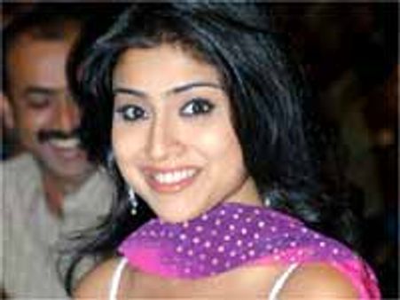 నాకు భర్త కావాలంటే ఉండాల్సింది అదే...శ్రియ