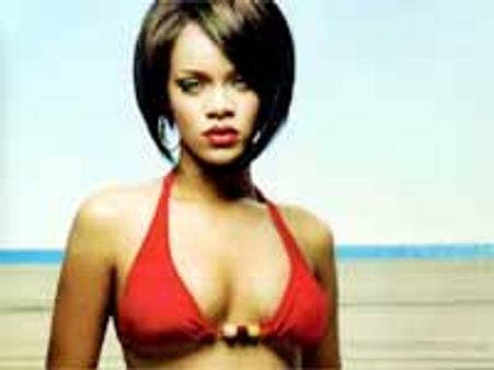 బెదిరింపు లేఖలతో హడలిచస్తున్న అమ్మడు