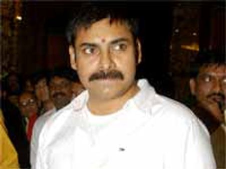 టాలీవుడ్ లో తిరుగులేని హీరో పవన్ కళ్యాణ్!
